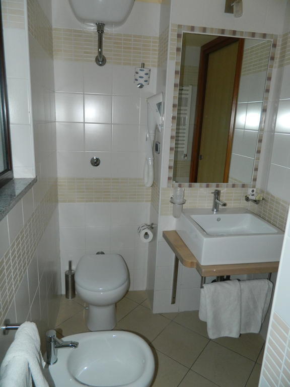 Hotel Conte Ruggero Serra San Bruno Cameră foto